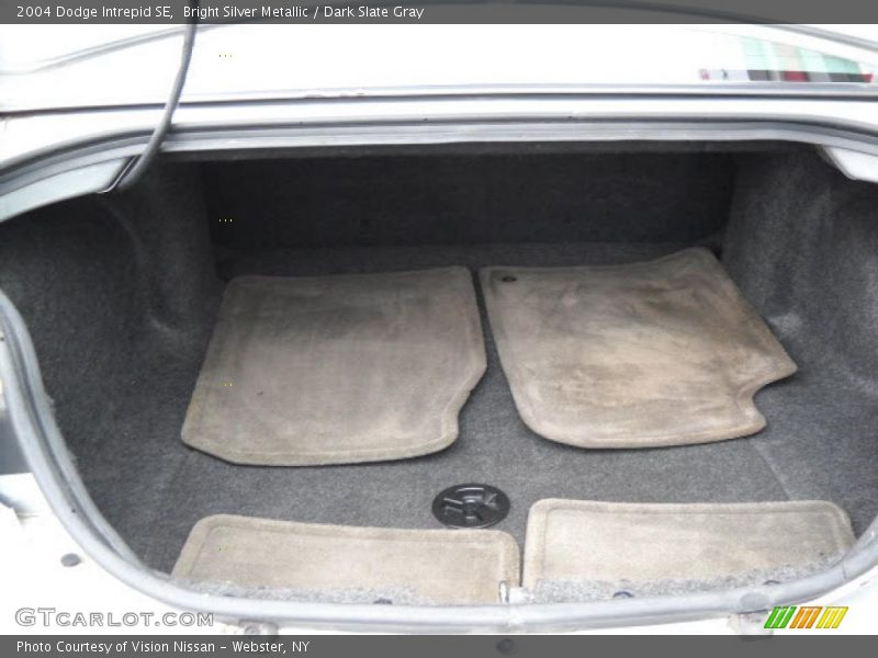 Bright Silver Metallic / Dark Slate Gray 2004 Dodge Intrepid SE