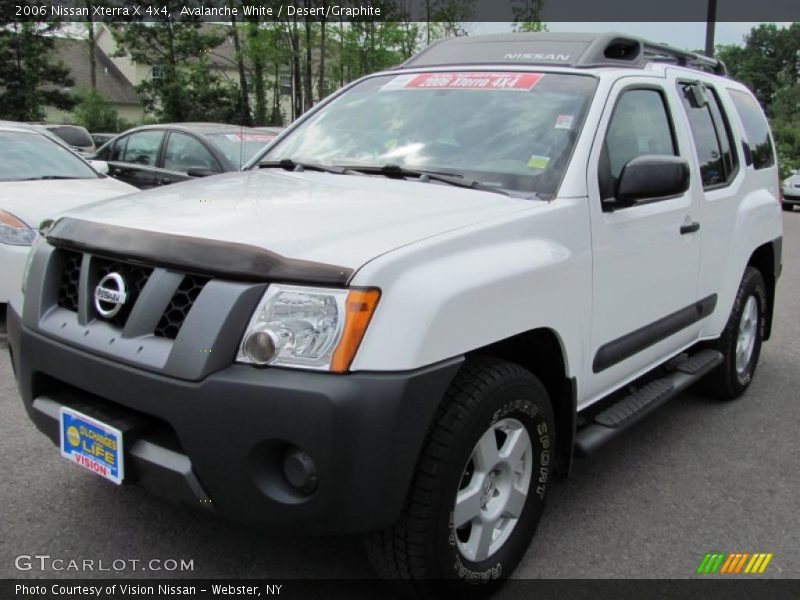 Avalanche White / Desert/Graphite 2006 Nissan Xterra X 4x4
