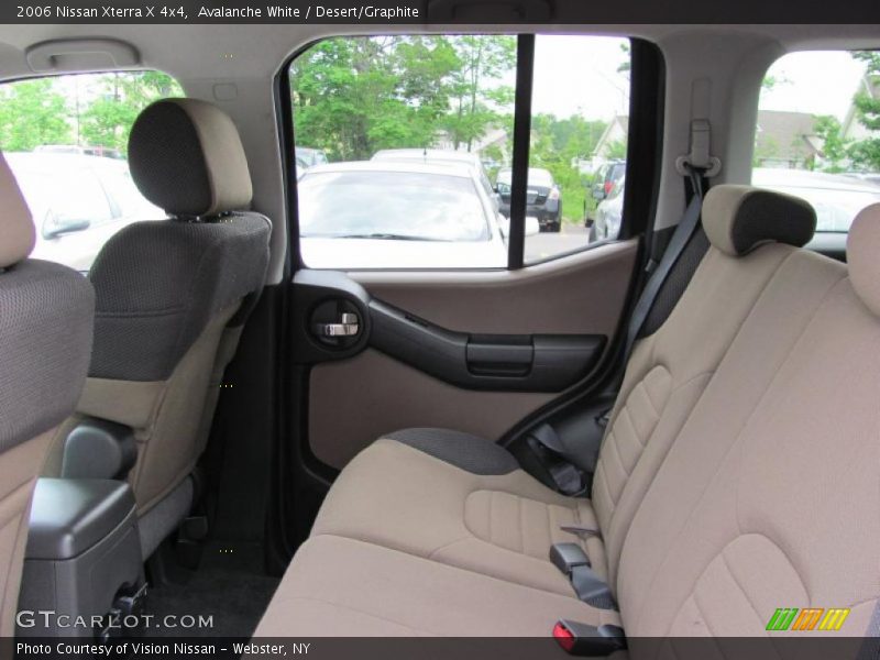 Avalanche White / Desert/Graphite 2006 Nissan Xterra X 4x4