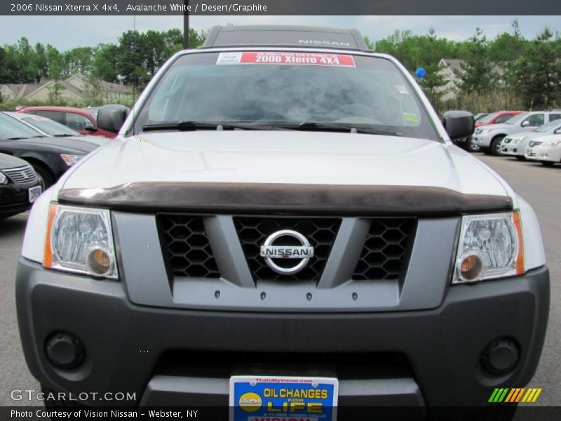 Avalanche White / Desert/Graphite 2006 Nissan Xterra X 4x4