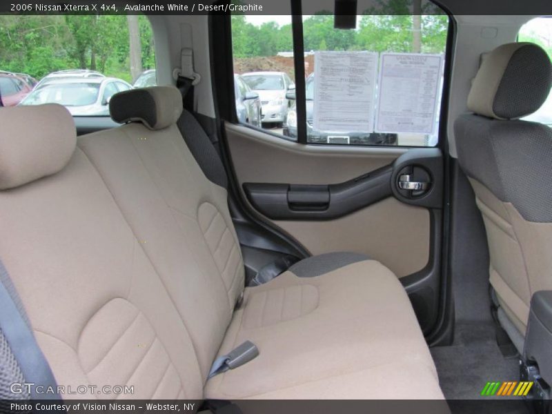 Avalanche White / Desert/Graphite 2006 Nissan Xterra X 4x4