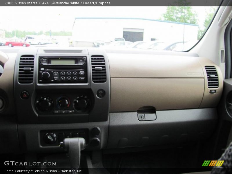 Avalanche White / Desert/Graphite 2006 Nissan Xterra X 4x4