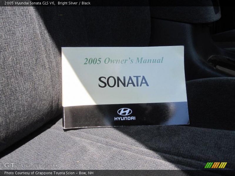 Bright Silver / Black 2005 Hyundai Sonata GLS V6
