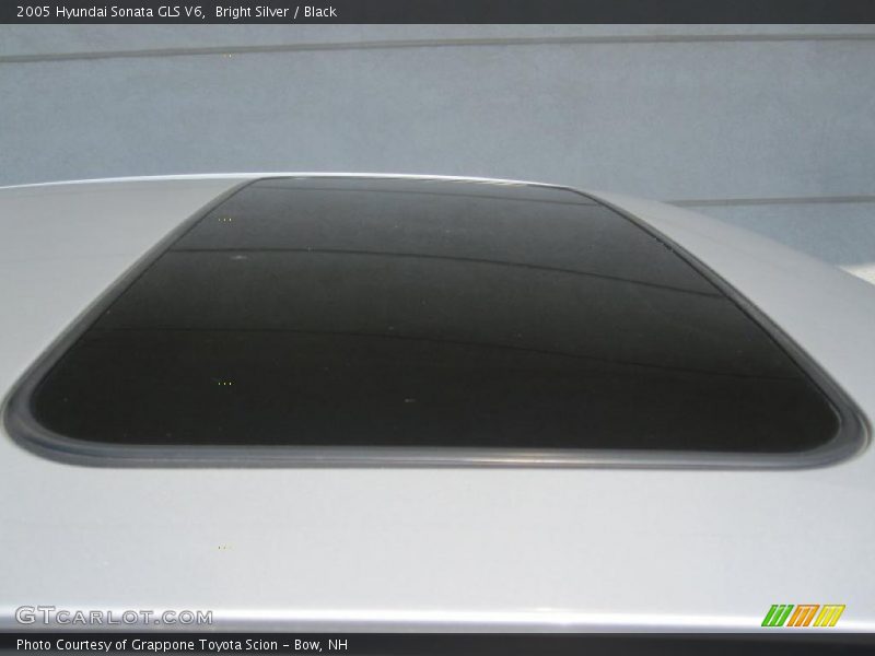 Bright Silver / Black 2005 Hyundai Sonata GLS V6