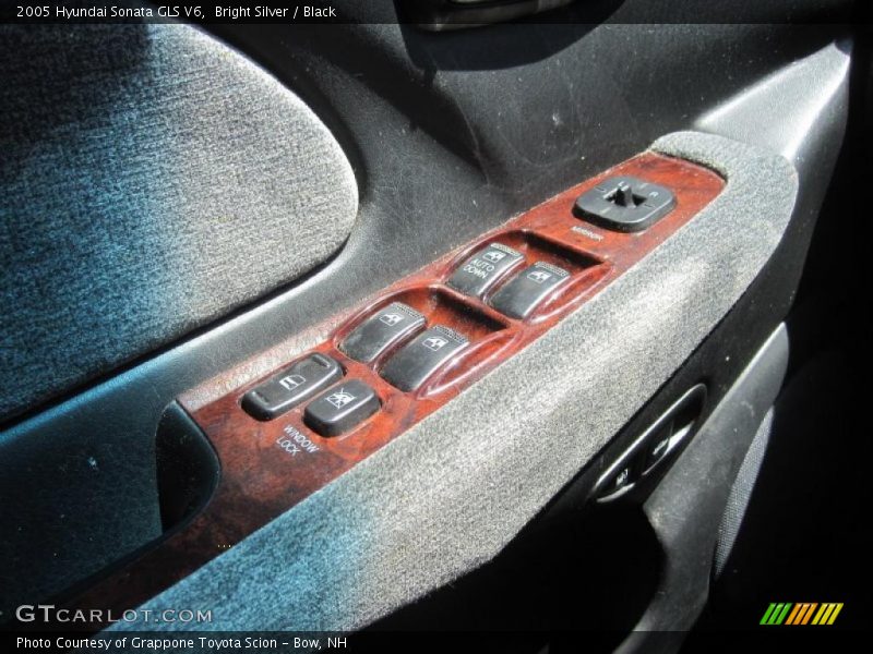 Bright Silver / Black 2005 Hyundai Sonata GLS V6