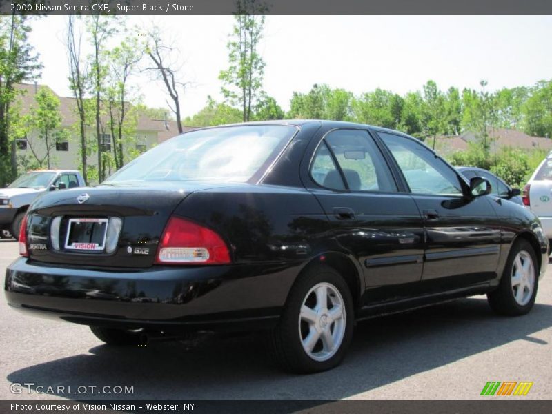 Super Black / Stone 2000 Nissan Sentra GXE