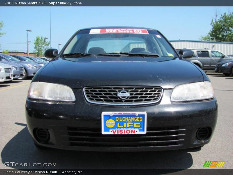 Super Black / Stone 2000 Nissan Sentra GXE