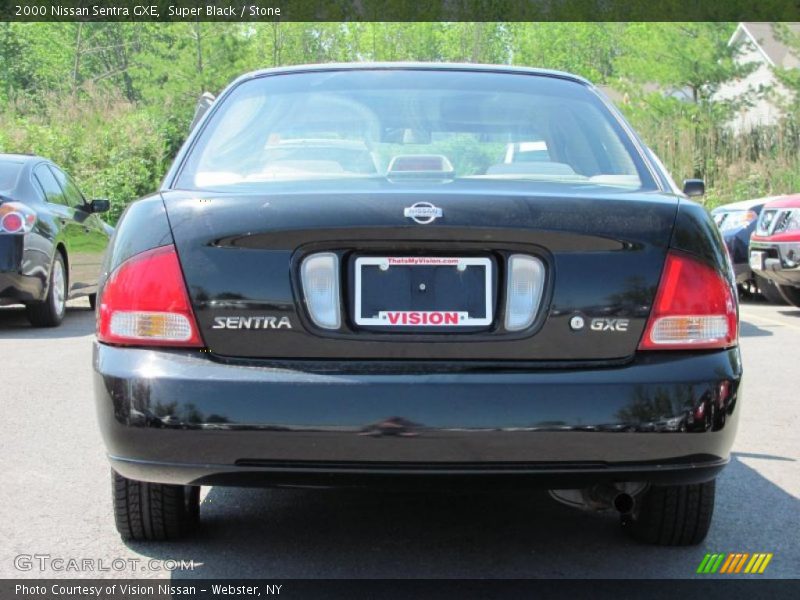 Super Black / Stone 2000 Nissan Sentra GXE