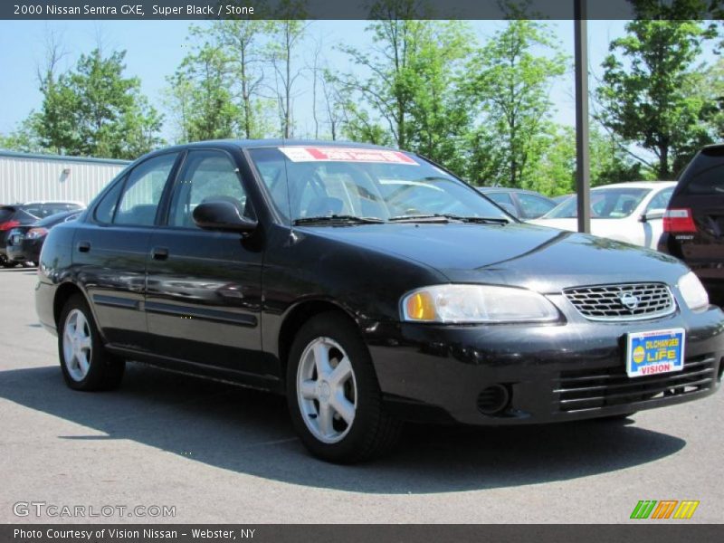 Super Black / Stone 2000 Nissan Sentra GXE