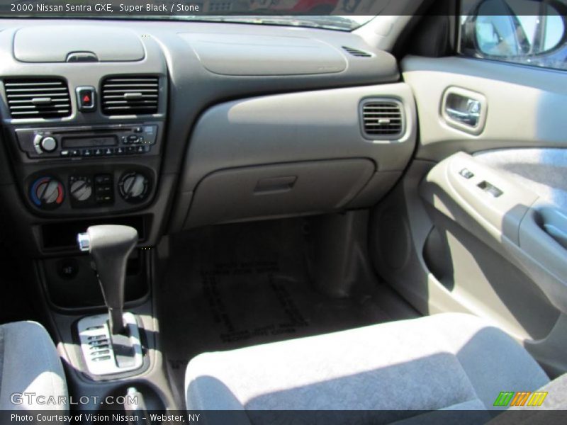 Super Black / Stone 2000 Nissan Sentra GXE