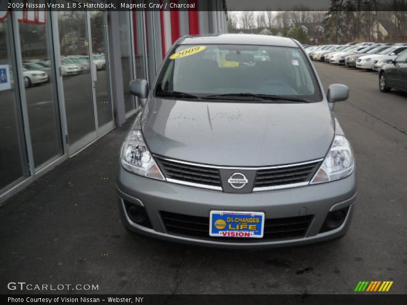 Magnetic Gray / Charcoal 2009 Nissan Versa 1.8 S Hatchback