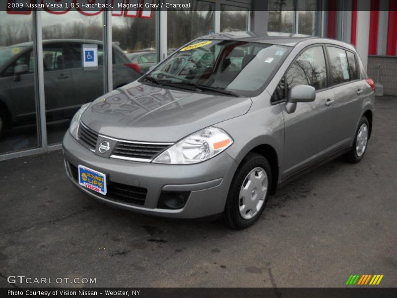 Magnetic Gray / Charcoal 2009 Nissan Versa 1.8 S Hatchback