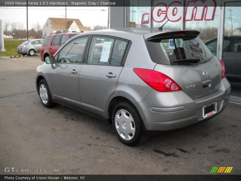 Magnetic Gray / Charcoal 2009 Nissan Versa 1.8 S Hatchback