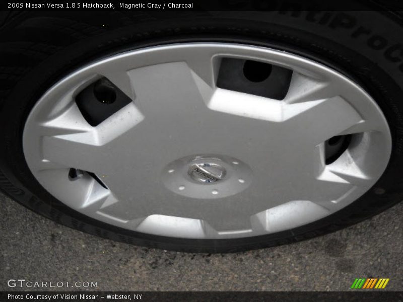 Magnetic Gray / Charcoal 2009 Nissan Versa 1.8 S Hatchback
