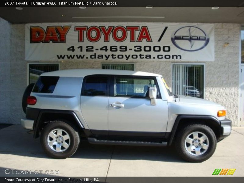 Titanium Metallic / Dark Charcoal 2007 Toyota FJ Cruiser 4WD