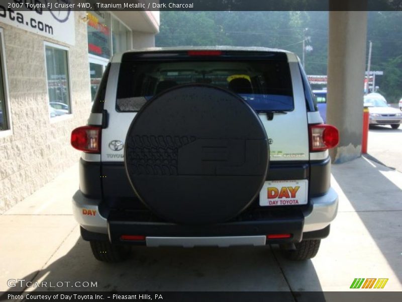 Titanium Metallic / Dark Charcoal 2007 Toyota FJ Cruiser 4WD