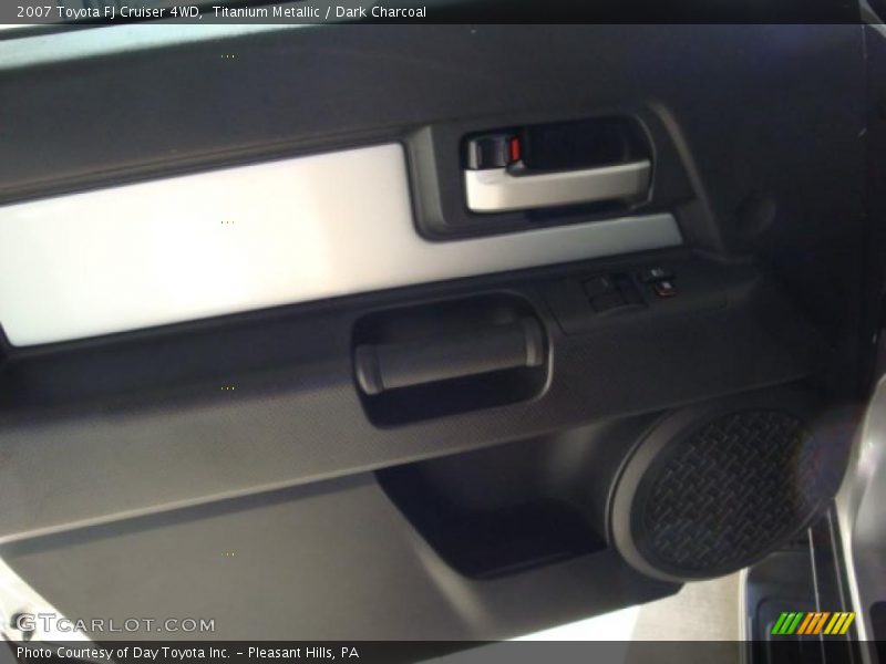 Titanium Metallic / Dark Charcoal 2007 Toyota FJ Cruiser 4WD