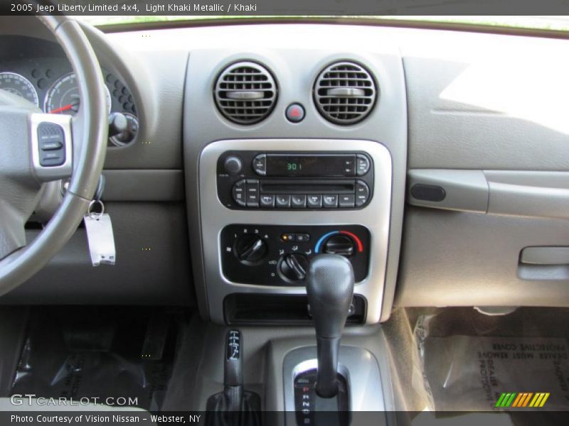 Light Khaki Metallic / Khaki 2005 Jeep Liberty Limited 4x4