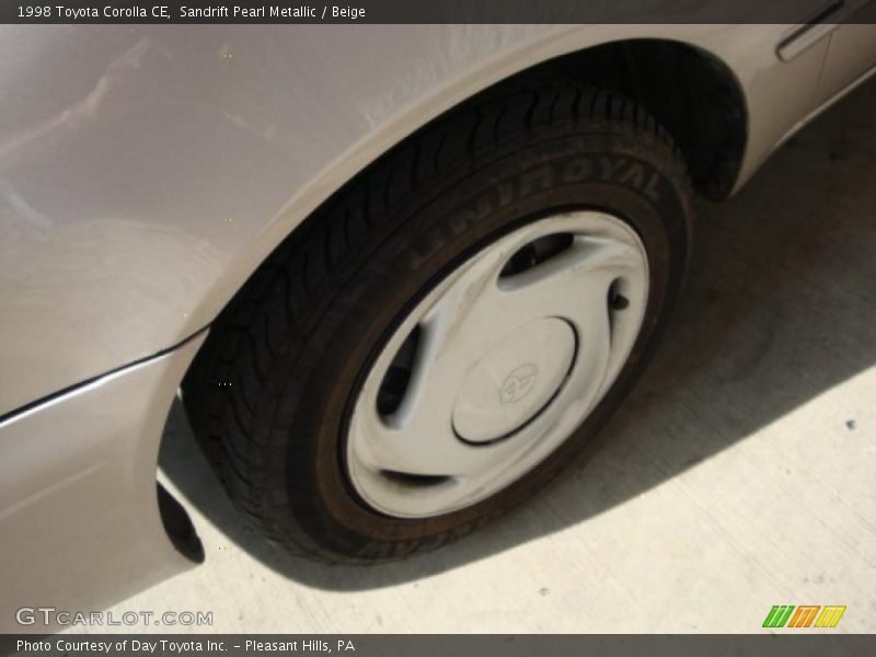 Sandrift Pearl Metallic / Beige 1998 Toyota Corolla CE