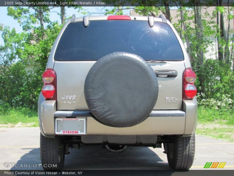 Light Khaki Metallic / Khaki 2005 Jeep Liberty Limited 4x4