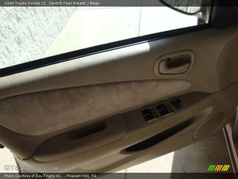 Sandrift Pearl Metallic / Beige 1998 Toyota Corolla CE