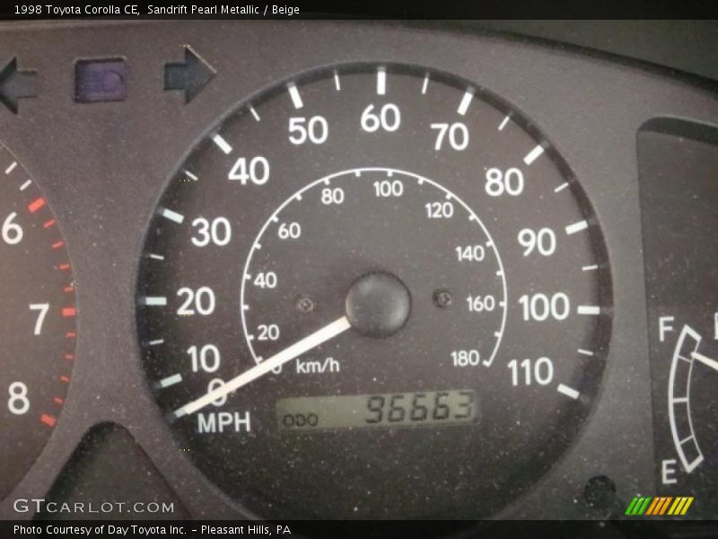 Sandrift Pearl Metallic / Beige 1998 Toyota Corolla CE