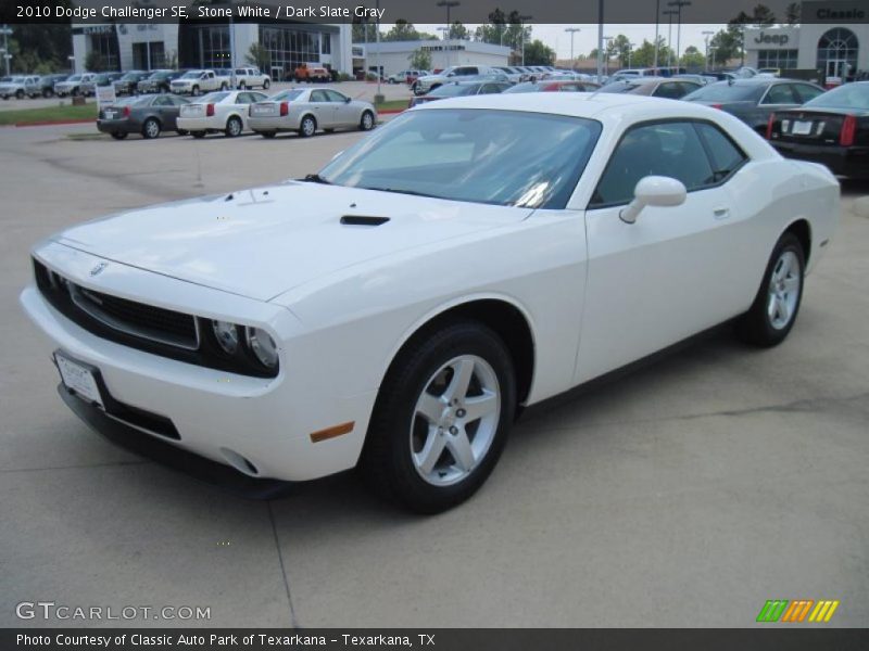 Stone White / Dark Slate Gray 2010 Dodge Challenger SE