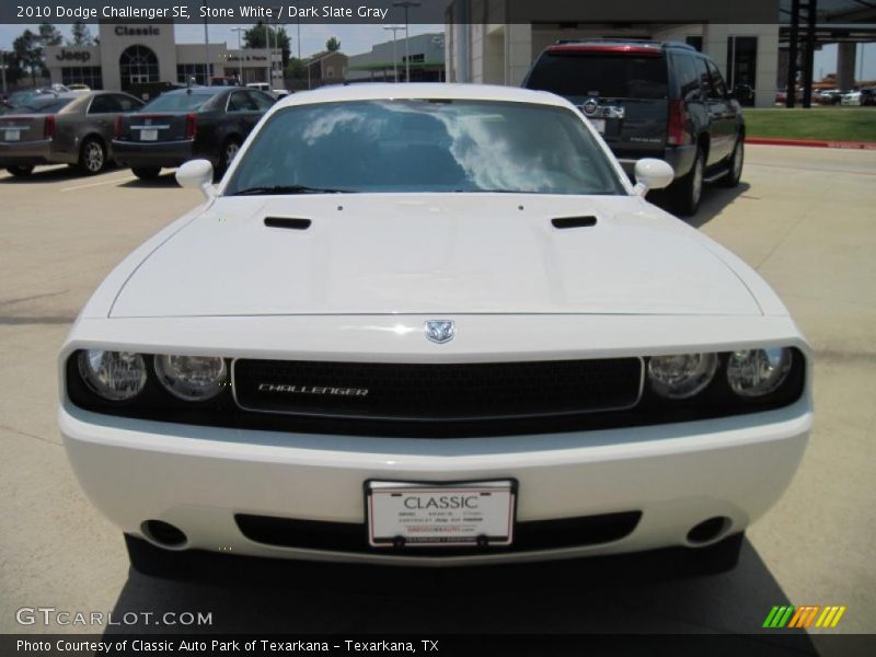 Stone White / Dark Slate Gray 2010 Dodge Challenger SE