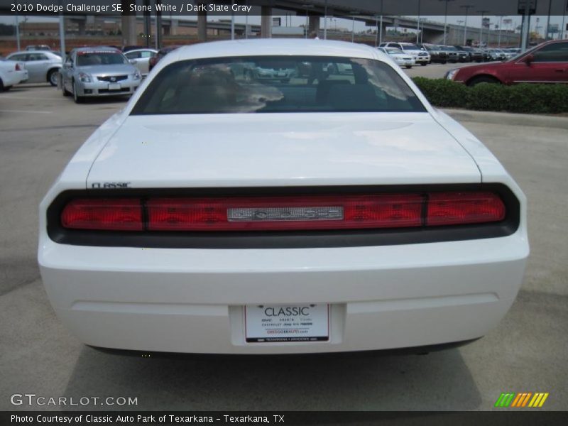 Stone White / Dark Slate Gray 2010 Dodge Challenger SE
