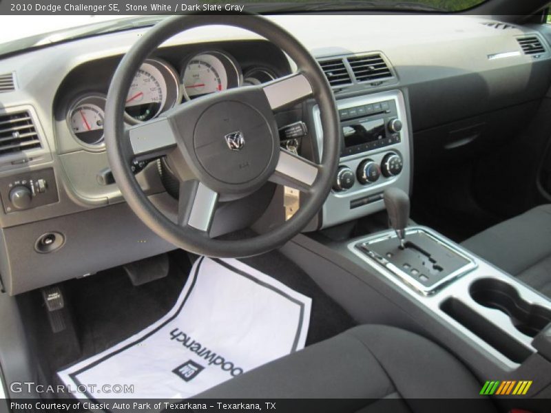 Stone White / Dark Slate Gray 2010 Dodge Challenger SE