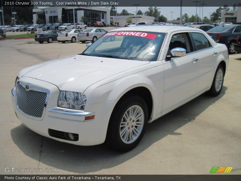 Cool Vanilla White / Dark Slate Gray 2010 Chrysler 300 Touring