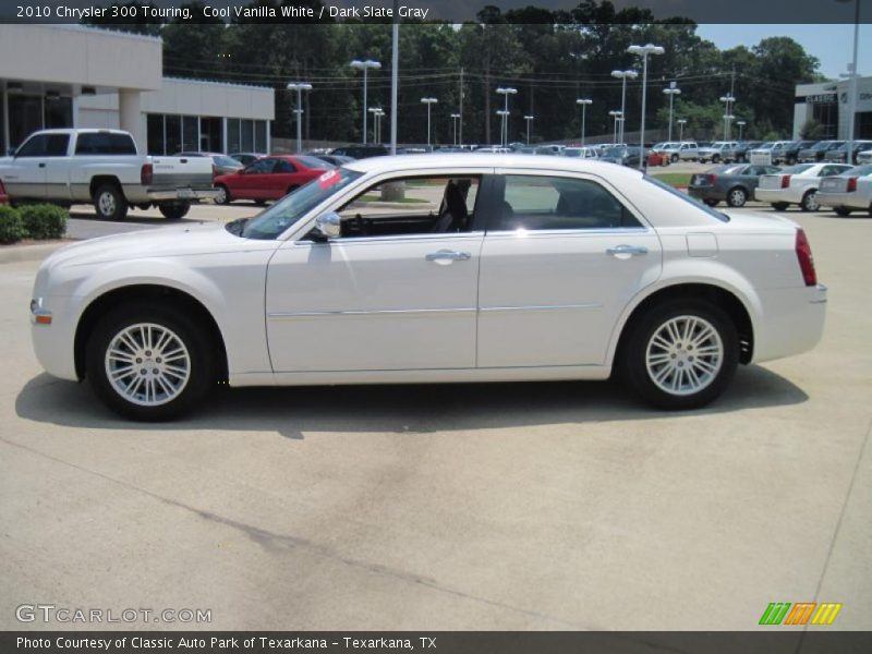 Cool Vanilla White / Dark Slate Gray 2010 Chrysler 300 Touring