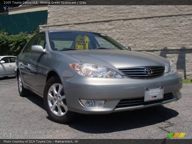Mineral Green Opalescent / Gray 2005 Toyota Camry XLE
