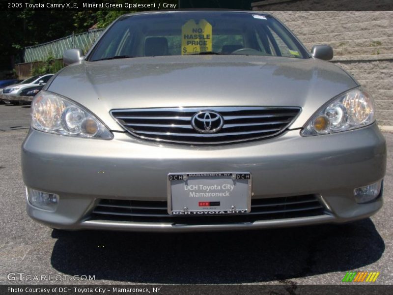 Mineral Green Opalescent / Gray 2005 Toyota Camry XLE