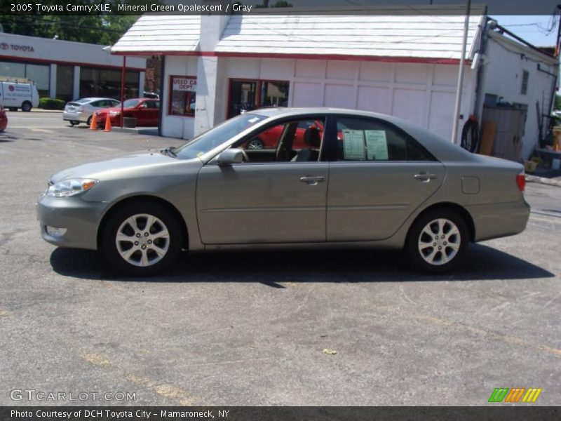Mineral Green Opalescent / Gray 2005 Toyota Camry XLE