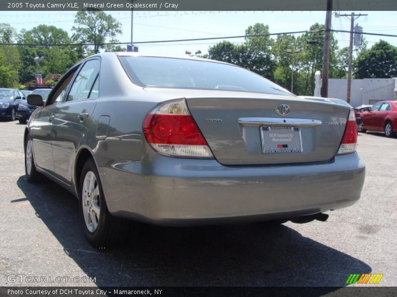 Mineral Green Opalescent / Gray 2005 Toyota Camry XLE