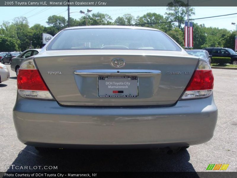 Mineral Green Opalescent / Gray 2005 Toyota Camry XLE