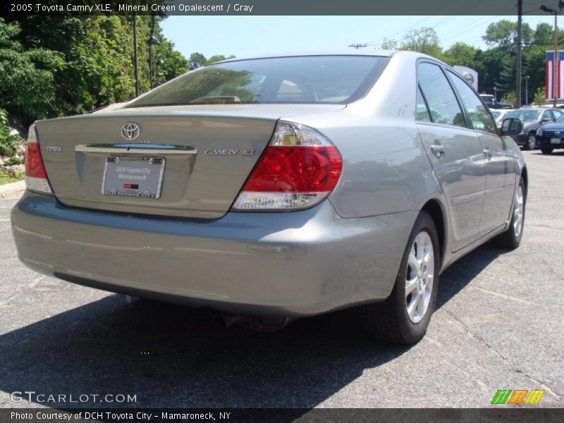 Mineral Green Opalescent / Gray 2005 Toyota Camry XLE