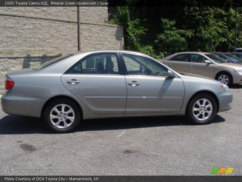 Mineral Green Opalescent / Gray 2005 Toyota Camry XLE