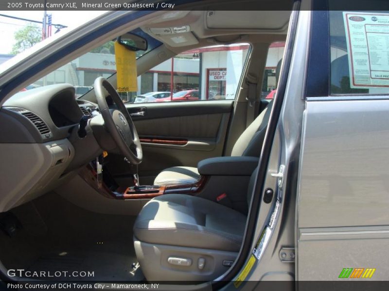 Mineral Green Opalescent / Gray 2005 Toyota Camry XLE