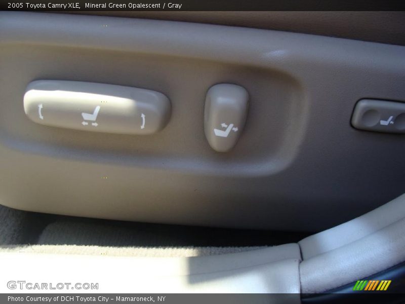 Mineral Green Opalescent / Gray 2005 Toyota Camry XLE