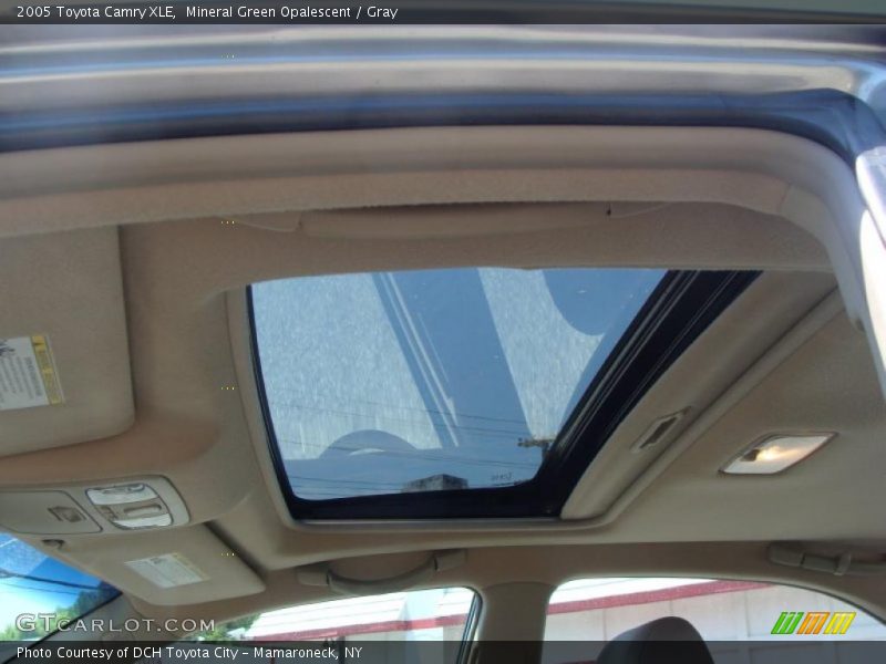 Mineral Green Opalescent / Gray 2005 Toyota Camry XLE