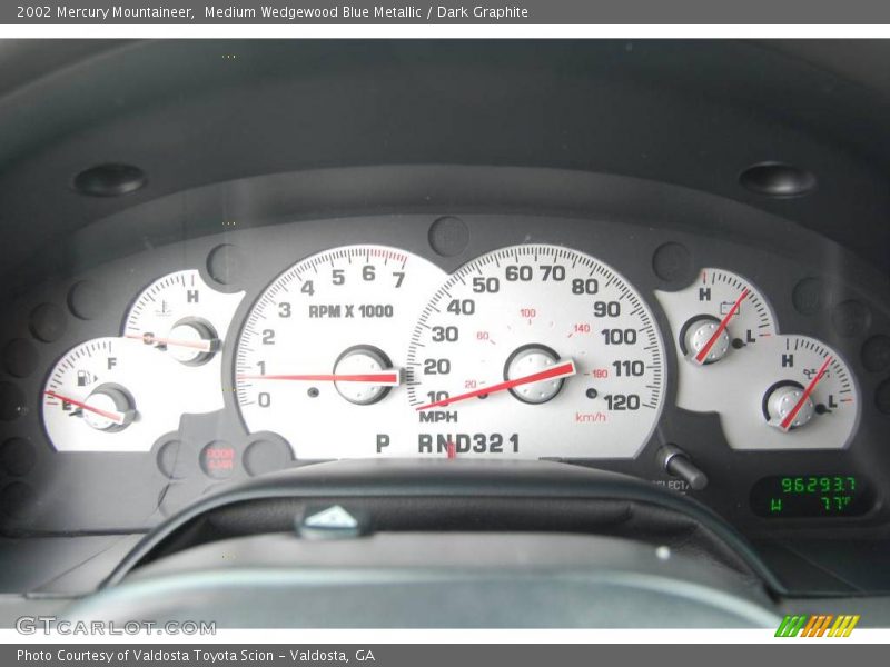 Medium Wedgewood Blue Metallic / Dark Graphite 2002 Mercury Mountaineer