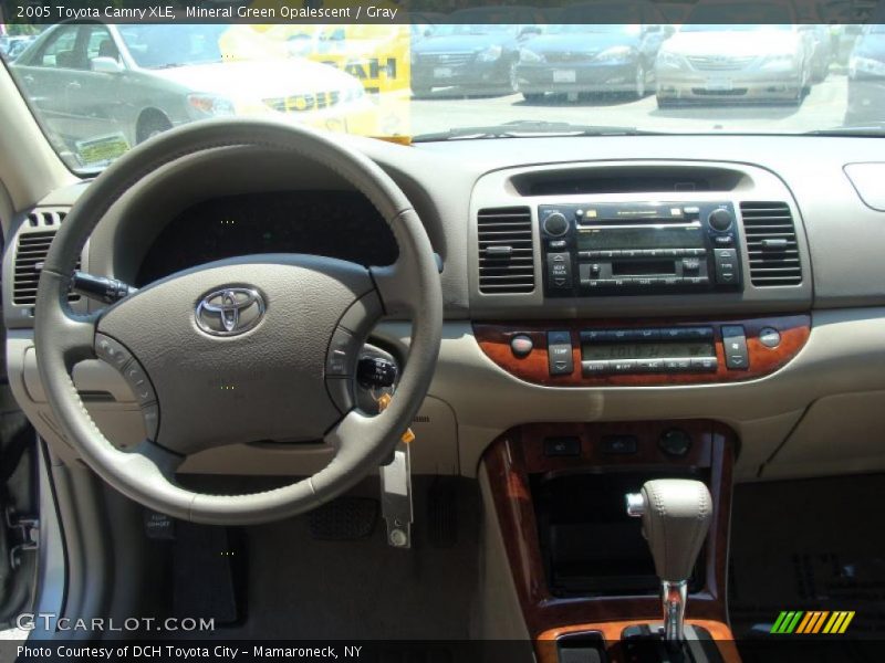 Mineral Green Opalescent / Gray 2005 Toyota Camry XLE