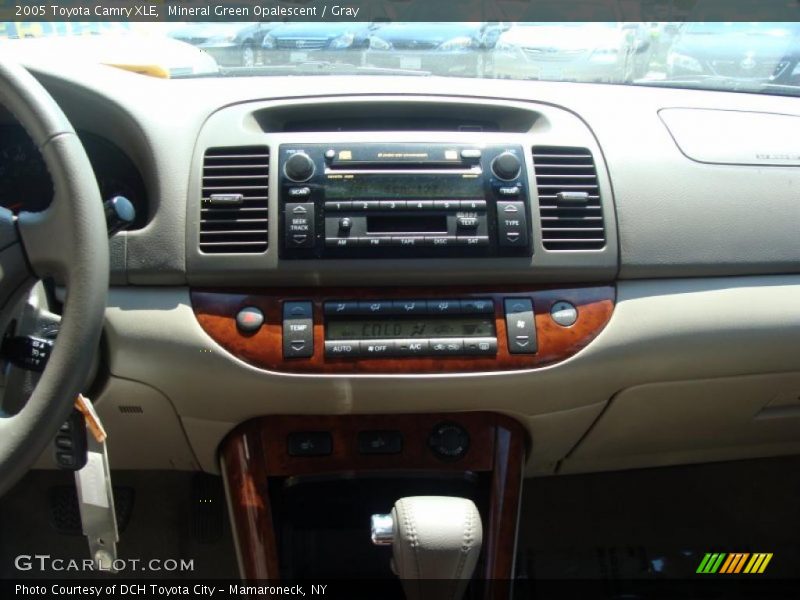 Mineral Green Opalescent / Gray 2005 Toyota Camry XLE