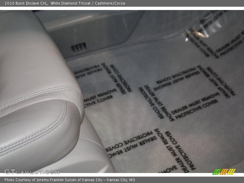 White Diamond Tricoat / Cashmere/Cocoa 2010 Buick Enclave CXL