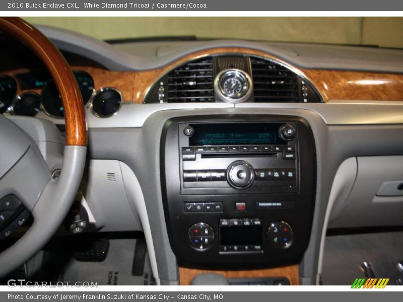 White Diamond Tricoat / Cashmere/Cocoa 2010 Buick Enclave CXL
