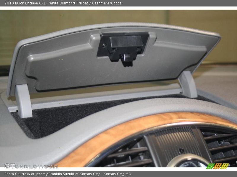 White Diamond Tricoat / Cashmere/Cocoa 2010 Buick Enclave CXL