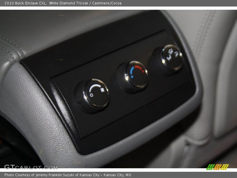 White Diamond Tricoat / Cashmere/Cocoa 2010 Buick Enclave CXL