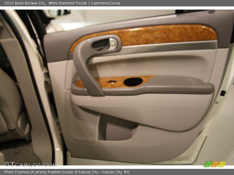 White Diamond Tricoat / Cashmere/Cocoa 2010 Buick Enclave CXL